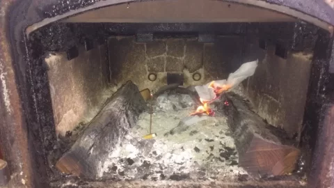 [Hearth.com] Pics of stove and chimney - thoughts?