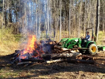 [Hearth.com] Cleaning up some junk wood.
