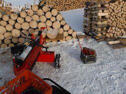Log Splitter:  Log cradle or no?