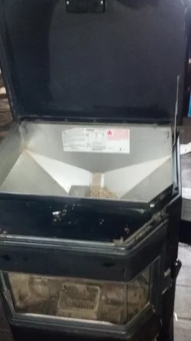 [Hearth.com] Recognize this stove make?