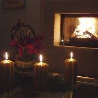 800px-Lit_fireplace