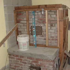 Ovenbench inside the kitchen. I did poor a concrete top on top of the inner core (2 inches airspace)