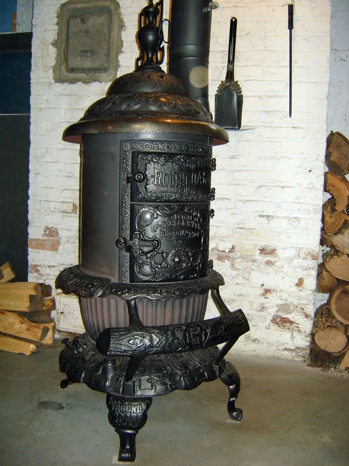 Round-oak-stove-002