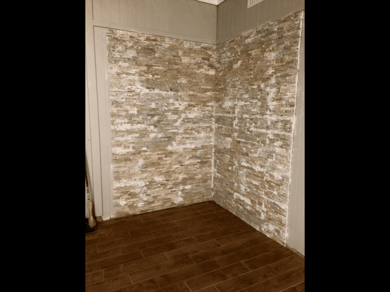 Wall surround for englander 17-vl