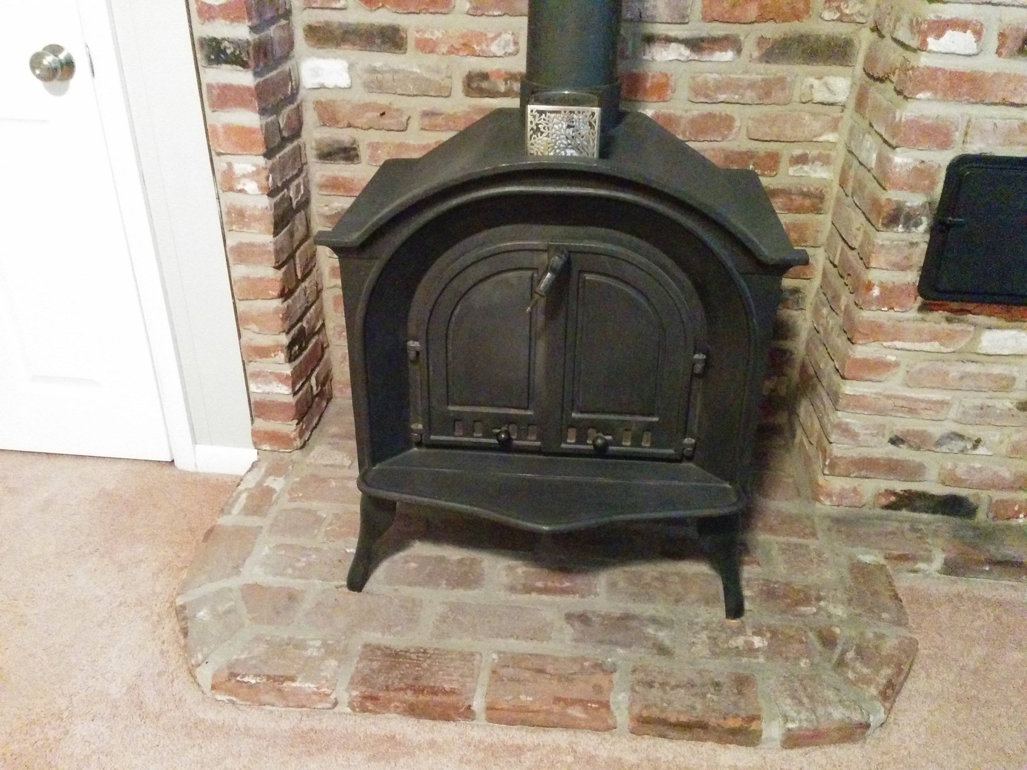 [Hearth.com] Can anyone help me with the make/model of this stove?