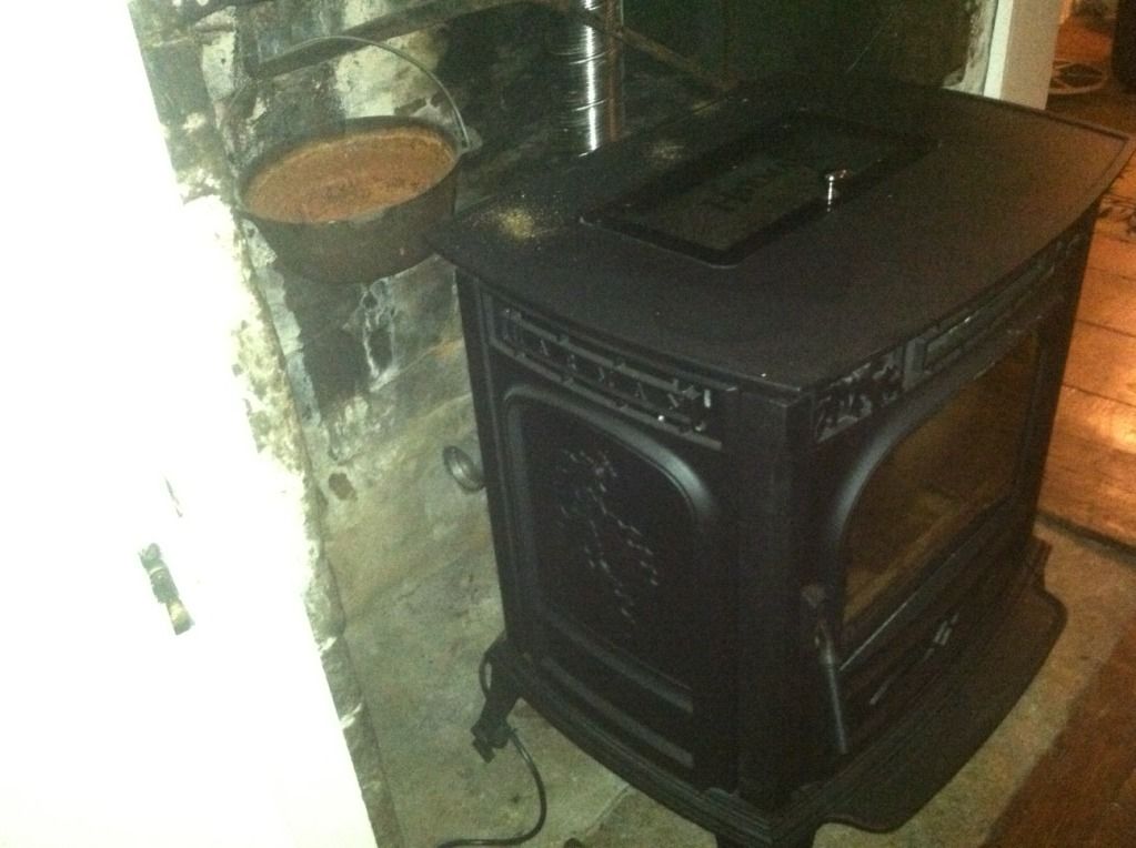 [Hearth.com] Small stove, low clearances?