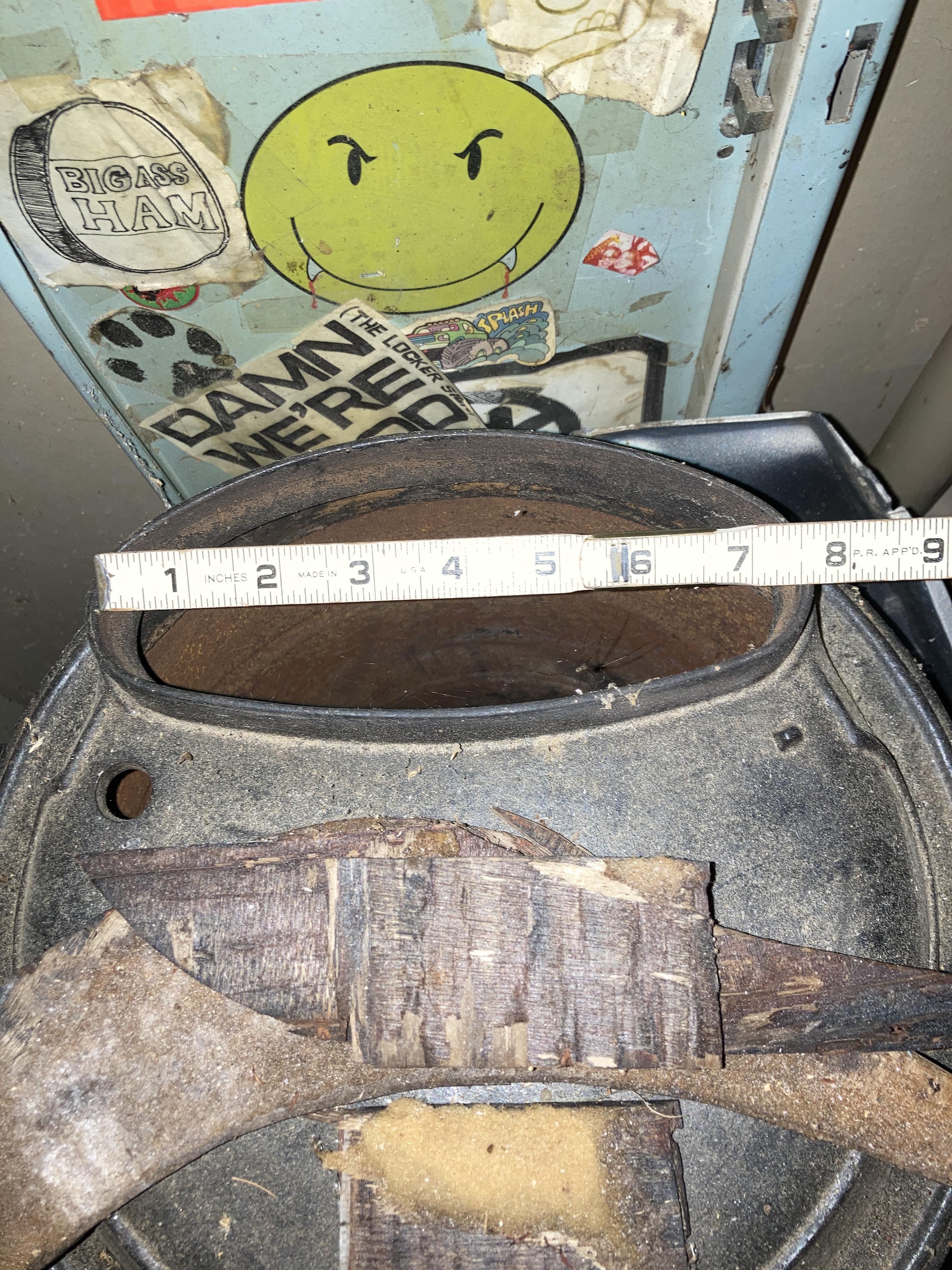 [Hearth.com] Looking for help on what type of stove pipe I need, here are some photos