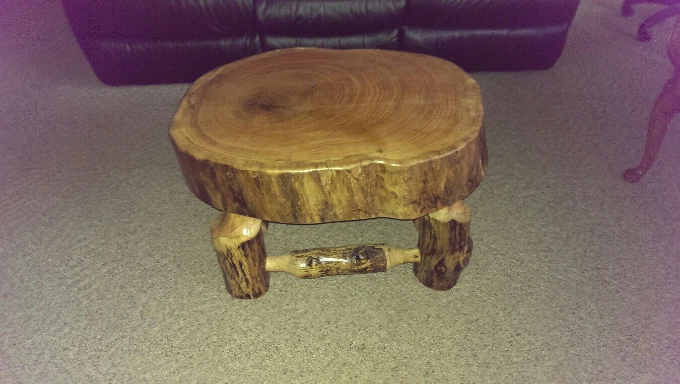 Large oak round - - - - >Table?