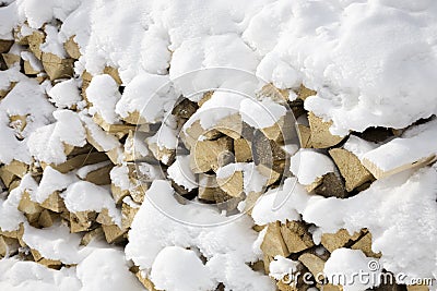 [Hearth.com] does wood season in winter?