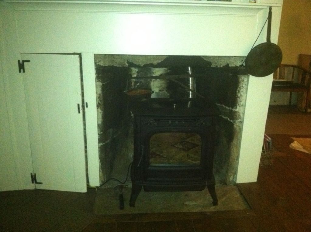 [Hearth.com] Small stove, low clearances?