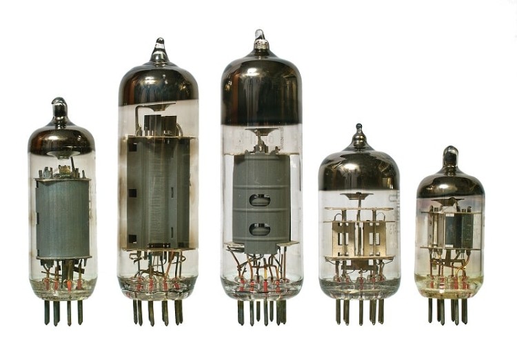 Older Harman Accentra vacuum tube question