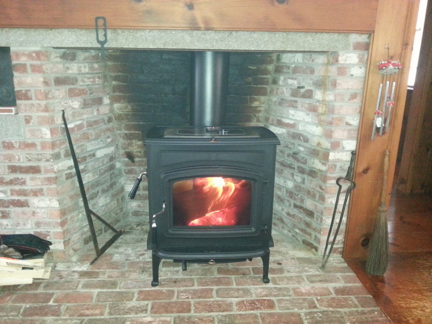 Install of a Jotul Rangeley F 50 TL and chimney liner