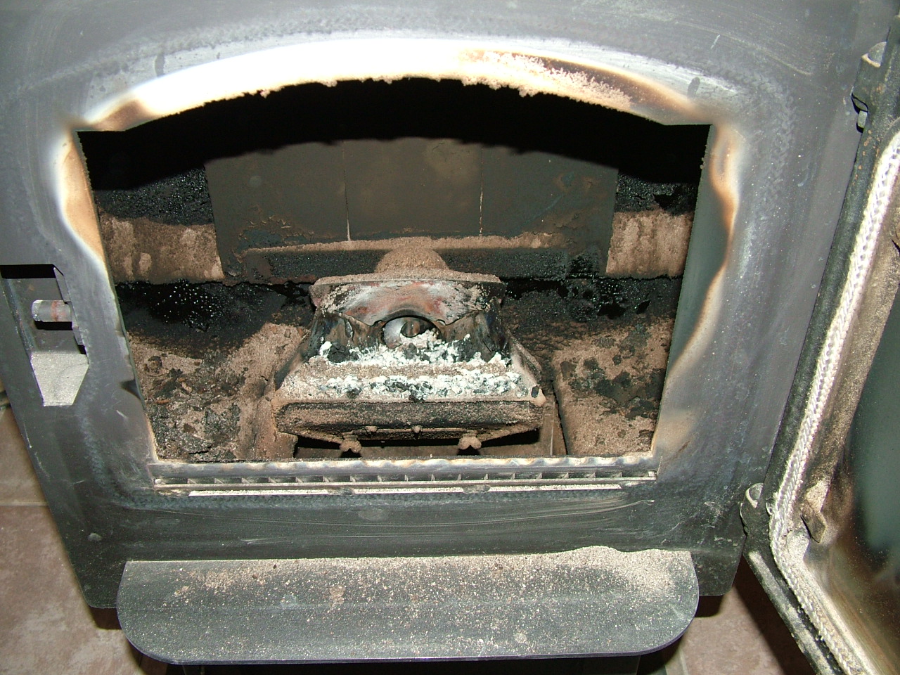 [Hearth.com] Talk about ash build up! check this out