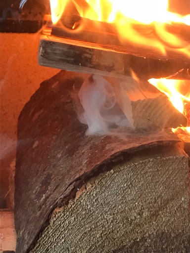 [Hearth.com] Starting a fire from cold and smoke coming out of splits