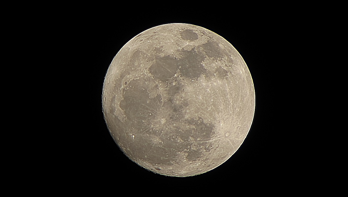 Moon 03-18-11 (2).jpg